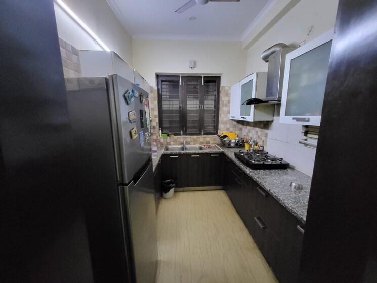 Kitchen, rwa-residential-society-sector-46 2 Bedroom 1800 Sq.Ft. Builder Floor In Sector 46 Gurgaon 9468507