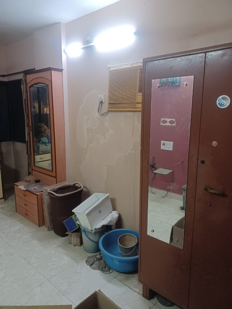 Living Room, milind-madhura-tower 1.5 Bedroom 518 Sq.Ft. Apartment In Amboli Mumbai 9468694