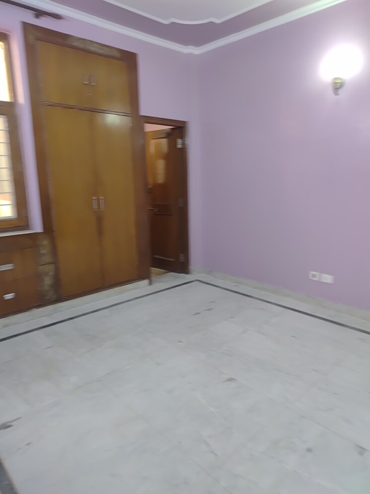 undefined, tulip-mall 3 Bedroom 200 Sq.Mt. Builder Floor In Sector 46 Noida 9468569