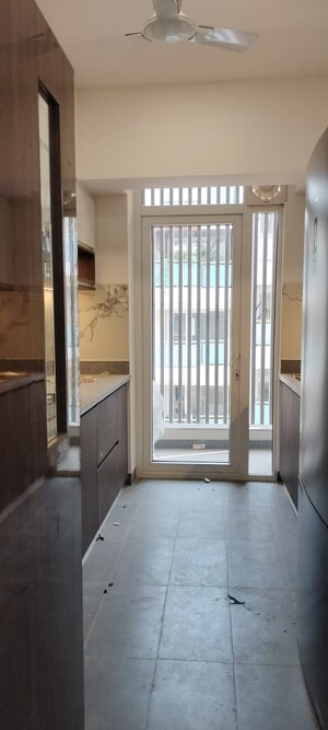 Staircase in 3 BHK Builder Floor at DLF Pink Town House, Dlf City Phase 3 – for Rent