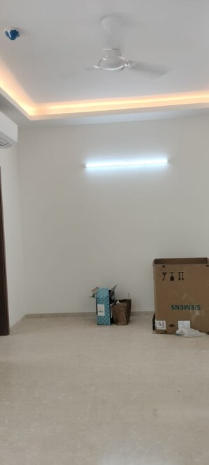 Furnished Amenities in 3 BHK Builder Floor at DLF Pink Town House, Dlf City Phase 3 – for Rent