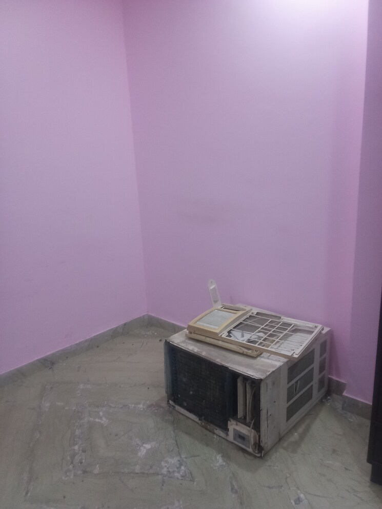 Bedroom, rohini sector 23 1 Bedroom 550 Sq.Ft. Builder Floor In Rohini Sector 23 Delhi 9468610