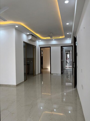 Building Lobby in 3 BHK Apartment at Smart World Orchard, Sector 61 – for Rent