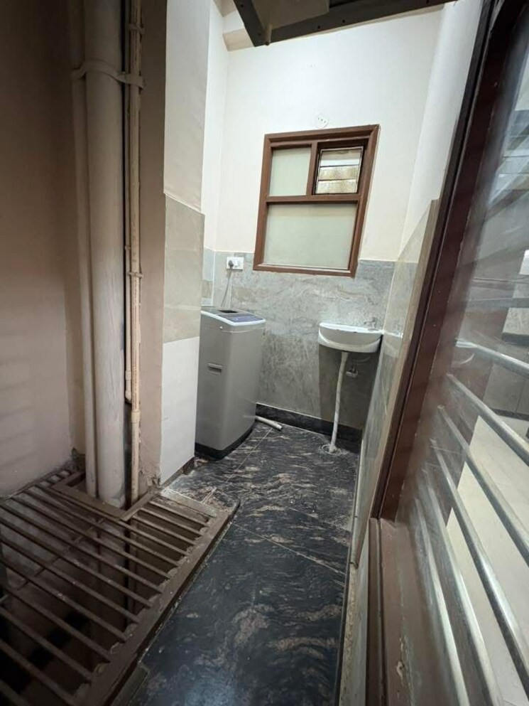 Balcony, unitech-arcadia 3 Bedroom 240 Sq.Yd. Builder Floor In South City 2 Gurgaon 9468905