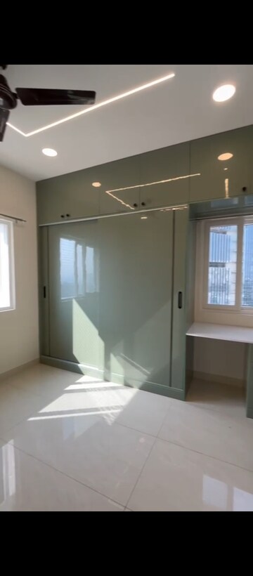 Room in 3 BHK Apartment at Prestige Beverly Hills, Kokapet – for Rent