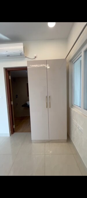 Room in 3 BHK Apartment at Prestige Beverly Hills, Kokapet – for Rent