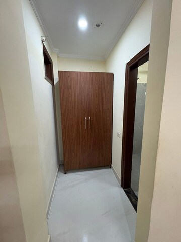 Room in 3 BHK Builder Floor at Unitech Arcadia, South City 2 – for Rent