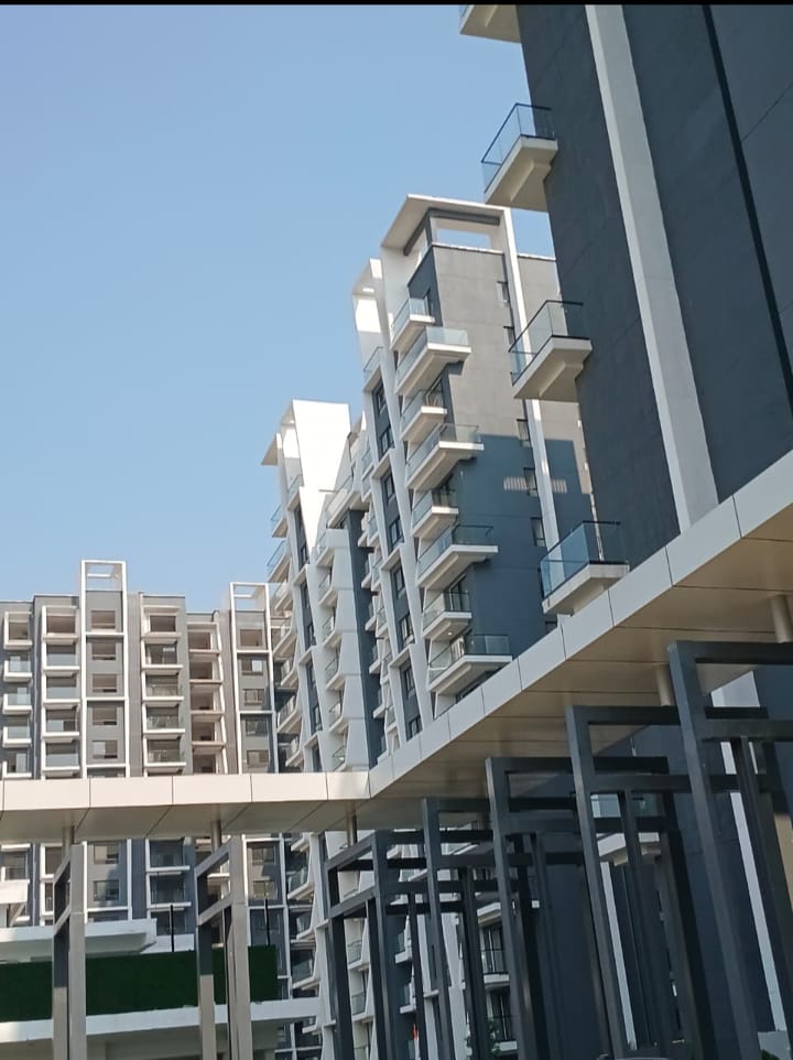 3.5 BHK + Servant Room Apartment For Sale in One OAK Natura