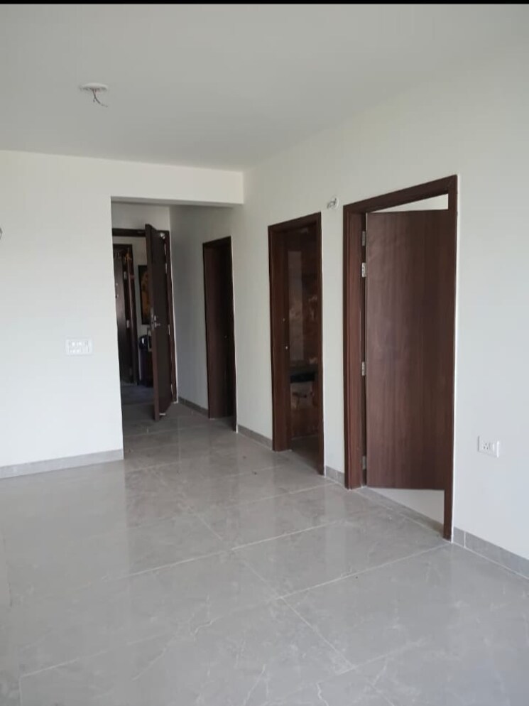 Room, one-oak-natura 3.5 Bedroom 2095 Sq.Ft. Apartment In Sushant Golf City Lucknow 9469090