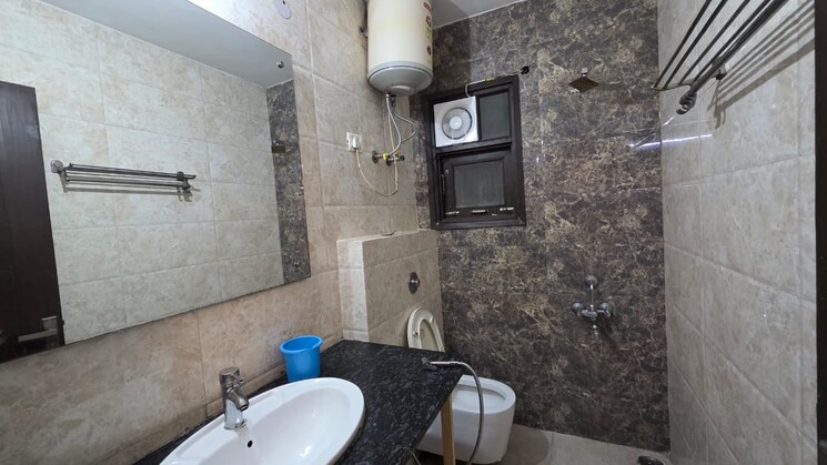 Bathroom, saket 3 Bedroom 1200 Sq.Ft. Builder Floor In Saket Delhi 9469150