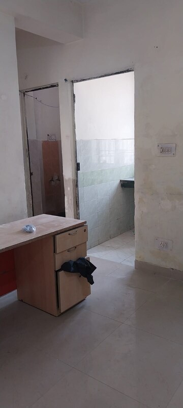 Kitchen in 1.5 BHK Apartment at Sector 10 Greater Noida – for Rent