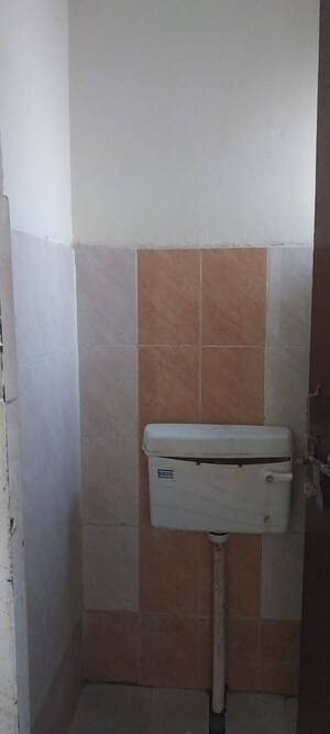 Bathroom in 1.5 BHK Apartment at Sector 10 Greater Noida – for Rent