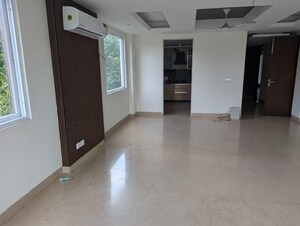 Room in 3 BHK Builder Floor at Unitech South City 1, South City 1 – for Rent