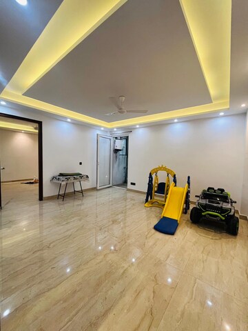 Living Room in 1 BHK Builder Floor at Chattarpur – for Rent