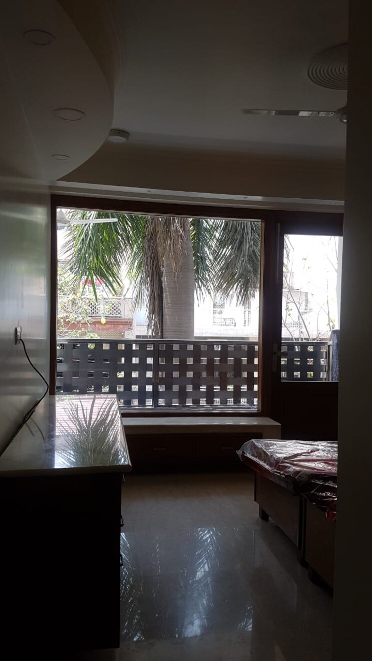 Kitchen, east of kailash 3 Bedroom 300 Sq.Yd. Builder Floor In East Of Kailash Delhi 9469234