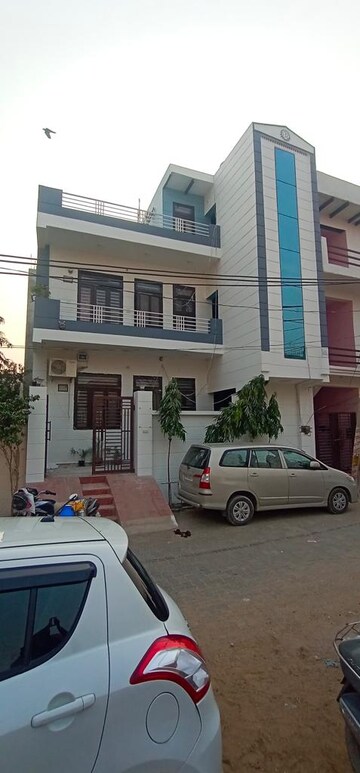 4 BHK Independent House For Sale in Bharat Colony