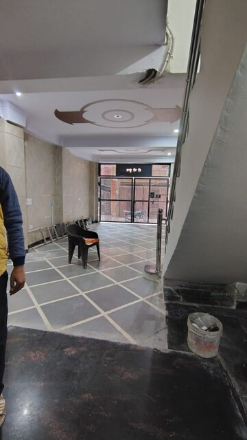 Parking in 1 BHK Builder Floor at Dwarka Mor – for Rent