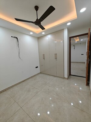 Room in 3 BHK Builder Floor at Patel Nagar Society, Sector 15 – for Rent