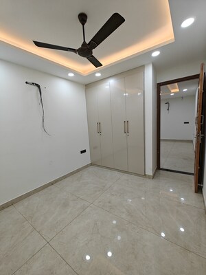 Room in 3 BHK Builder Floor at Patel Nagar Society, Sector 15 – for Rent