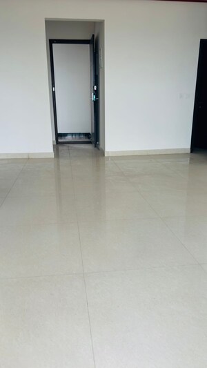 Room in 2.5 BHK Apartment at Shriram Southern Crest, Jp Nagar – for Sale