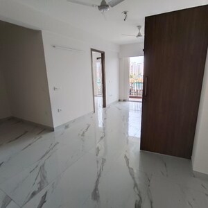 Room in 2.5 BHK Apartment at Smart World Gems, Sector 89 – for Rent