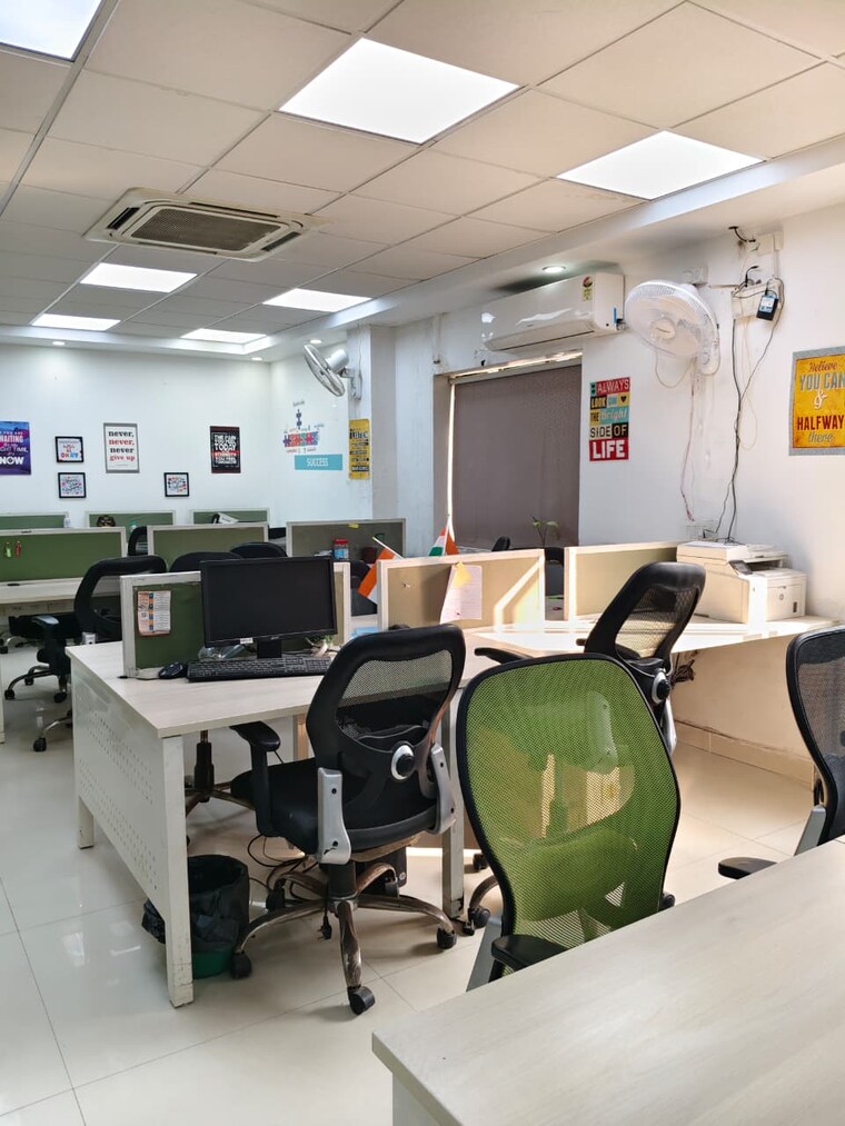 Team Area, sector 63 Commercial Office Space 810 Sq.Ft. In Sector 63 Noida 9469419