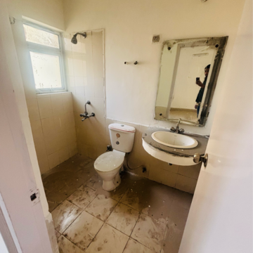 Bathroom in 3 BHK Builder Floor at Sare Crescent ParC Ebony Greens Phase III, Girdharpur rd – for Rent