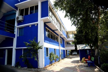  Warehouse For Rent in Kadi