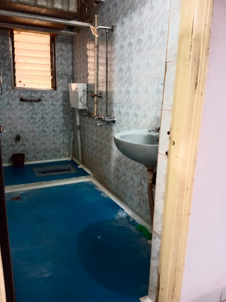 Bathroom, disha-skyline 2 Bedroom 1050 Sq.Ft. Apartment In Viman Nagar Pune 9469624