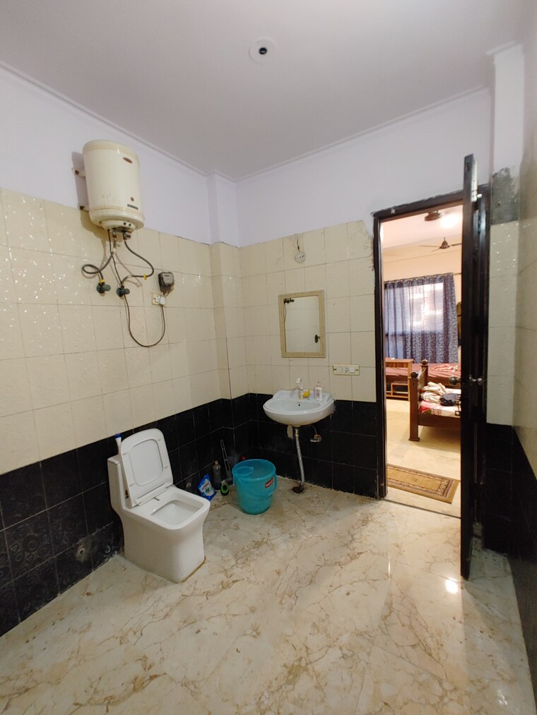 Attached Bathroom, sector 55 2 Bedroom 1710 Sq.Ft. Independent House In Sector 55 Noida 9469561