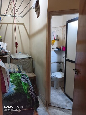 Attached Bathroom in 3 BHK Apartment at Green Land CHS Andheri, Jb Nagar – for Rent