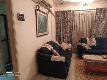 Living Room in 3 BHK Apartment at Green Land CHS Andheri, Jb Nagar – for Rent