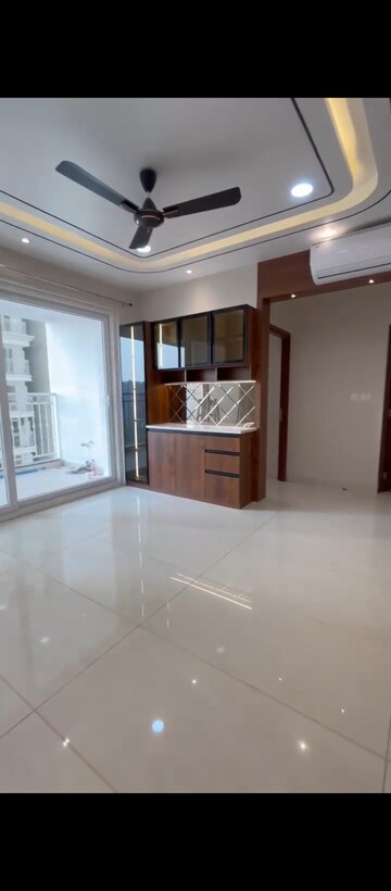 Room in 3 BHK Apartment at Prestige Beverly Hills, Kokapet – for Rent