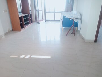 Room in 3 BHK Apartment at Orchid Petals, Sector 49 – for Rent