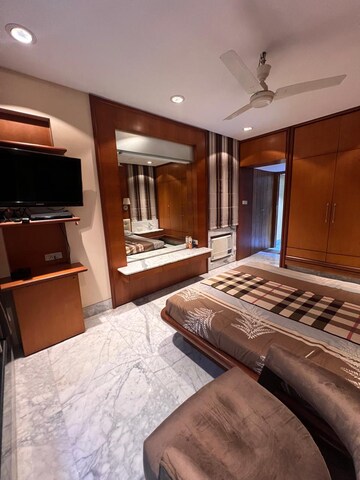 Bedroom in 1 BHK Apartment at Godrej The Trees, Vikhroli East – for Rent