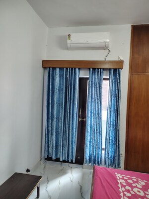Furnished Amenities in 2.5 BHK Independent House at Sector 56 – for Rent