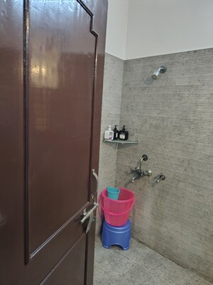 Furnished Amenities in 2.5 BHK Independent House at Sector 56 – for Rent