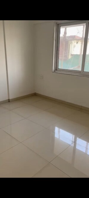 Room in 2 BHK Apartment at Nestle Apartment Lower Parel, Lower Parel – for Rent