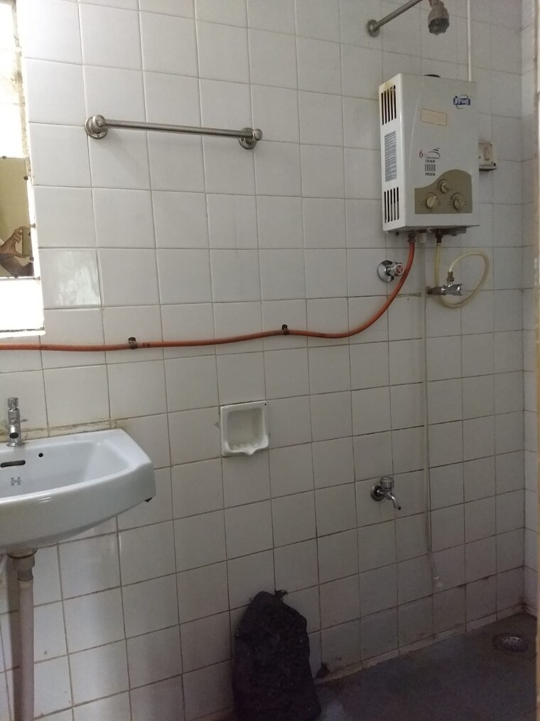 Bathroom, karve nagar 2 Bedroom 815 Sq.Ft. Apartment In Karve Nagar Pune 9469713