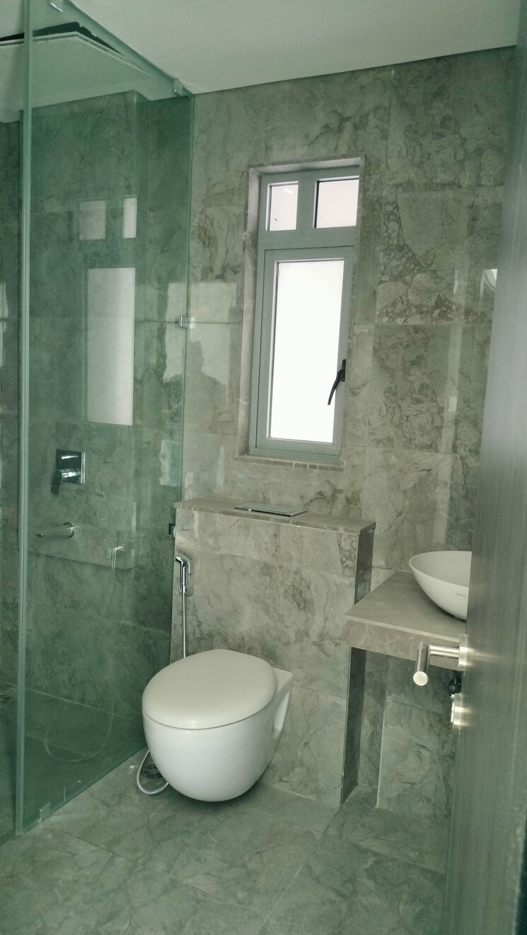 Bathroom, oberoi-maxima 3 Bedroom 1990 Sq.Ft. Apartment In Andheri East Mumbai 9469873