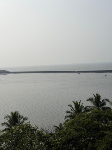 Plot Area in 4 BHK Apartment at Cuffe Castle, Cuffe Parade – for Sale