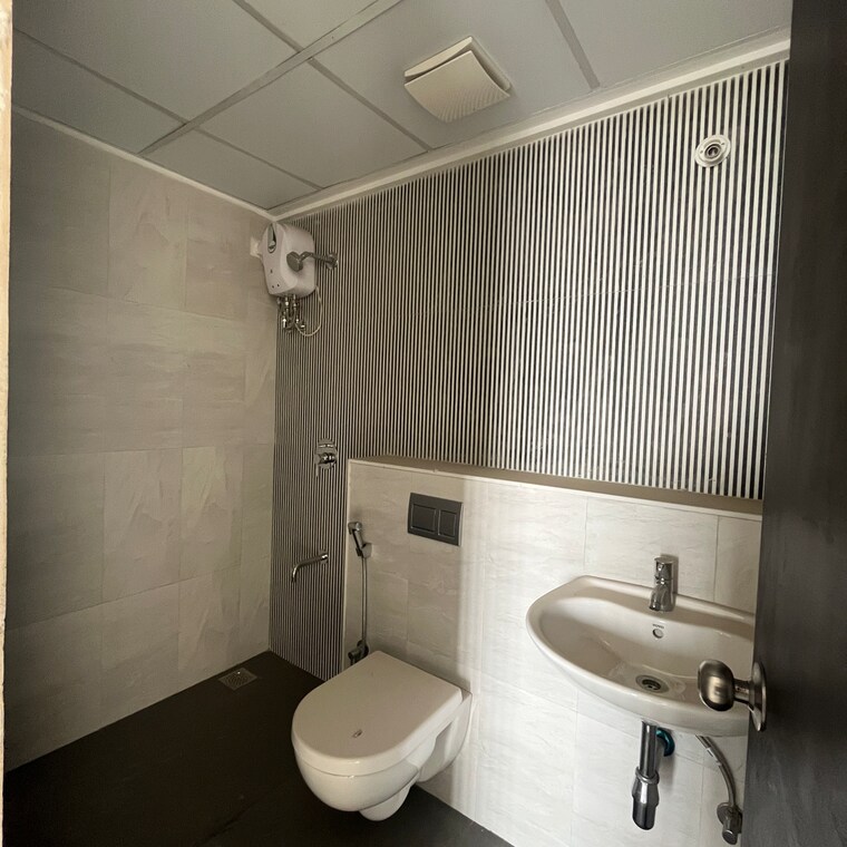 Bathroom, lodha-palava-florea-a-to-d 1 Bedroom 467 Sq.Ft. Apartment In Taloja Bypass Road Thane 9469945