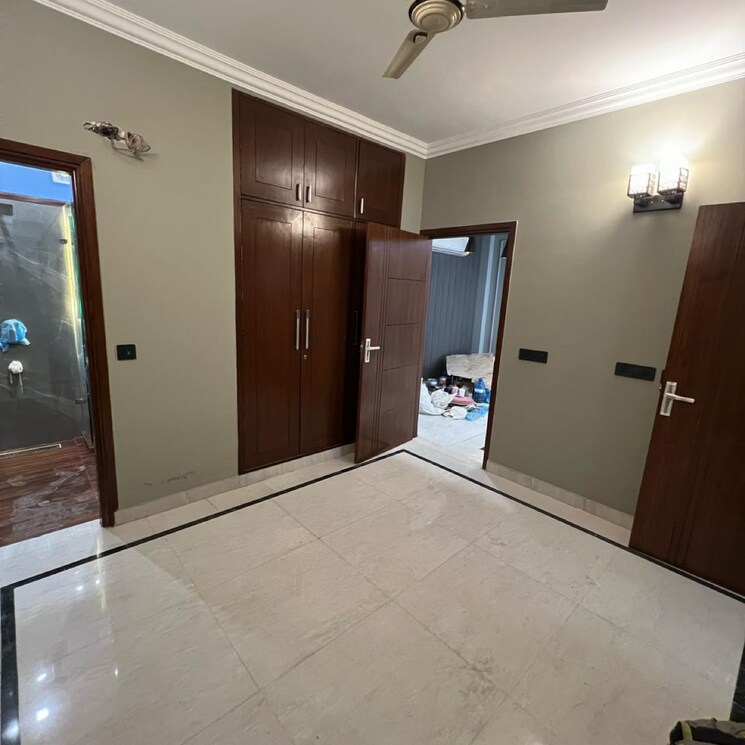 Room, green park extension 3 Bedroom 1800 Sq.Ft. Independent House In Green Park Extension Delhi 9469943