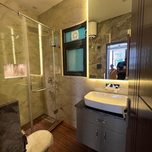 Team Area in 3 BHK Independent House at Green Park Extension – for Rent