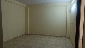Room in 3 BHK Builder Floor at Amolik Residency, Sector 86 – for Rent