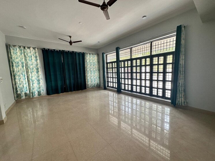 Room, alpha 1 greater noida 2.5 Bedroom 45 Sq.Yd. Independent House In Alpha 1 Greater Noida Greater Noida 9469944