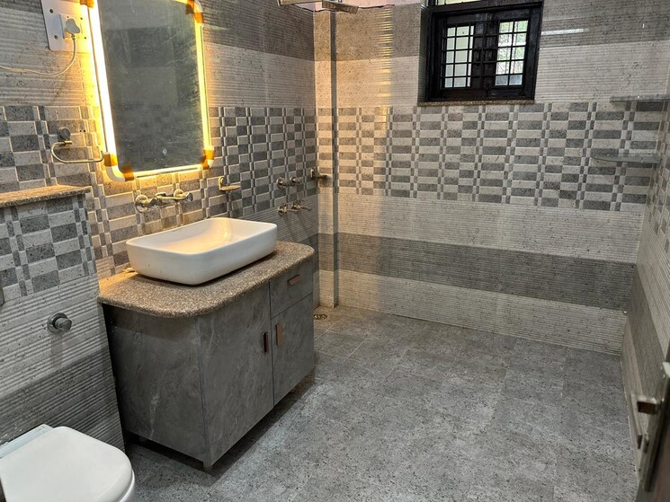 Bathroom, alpha 1 greater noida 2.5 Bedroom 45 Sq.Yd. Independent House In Alpha 1 Greater Noida Greater Noida 9469944