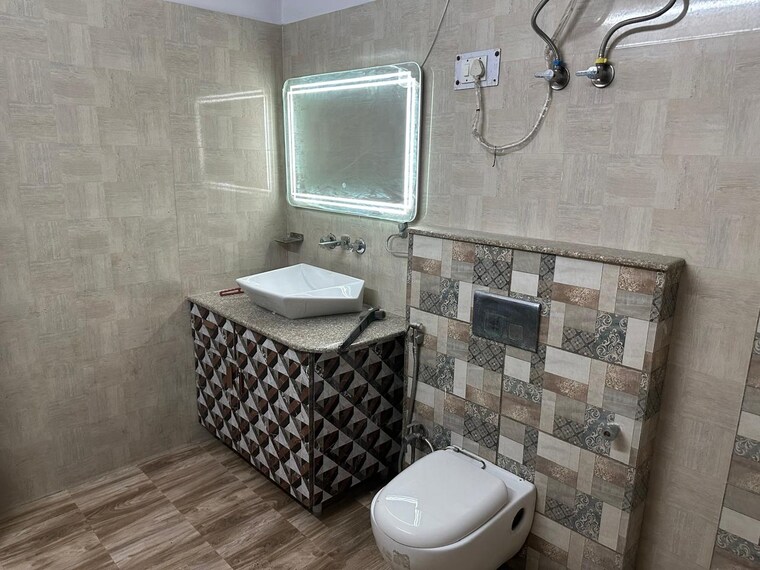 Bathroom, alpha 1 greater noida 2.5 Bedroom 50 Sq.Yd. Independent House In Alpha 1 Greater Noida Greater Noida 9470267