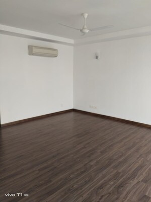Room in 3 BHK Apartment at Doordarshan Apartment, Sector 45 – for Rent