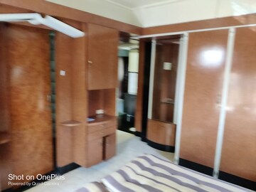 Bedroom in 2 BHK Apartment at Santacruz West – for Rent
